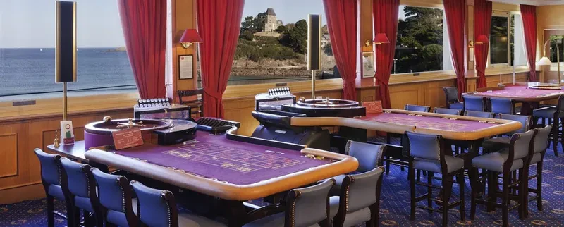 jeux de table avec vue sur mer casino de dinard